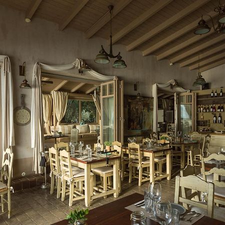 Six Keys Hotel Afissos Bagian luar foto
