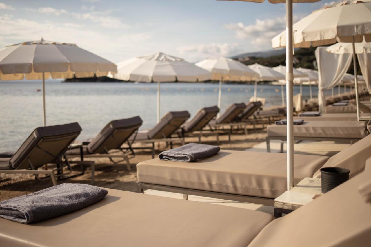 Six Keys Hotel Afissos Bagian luar foto