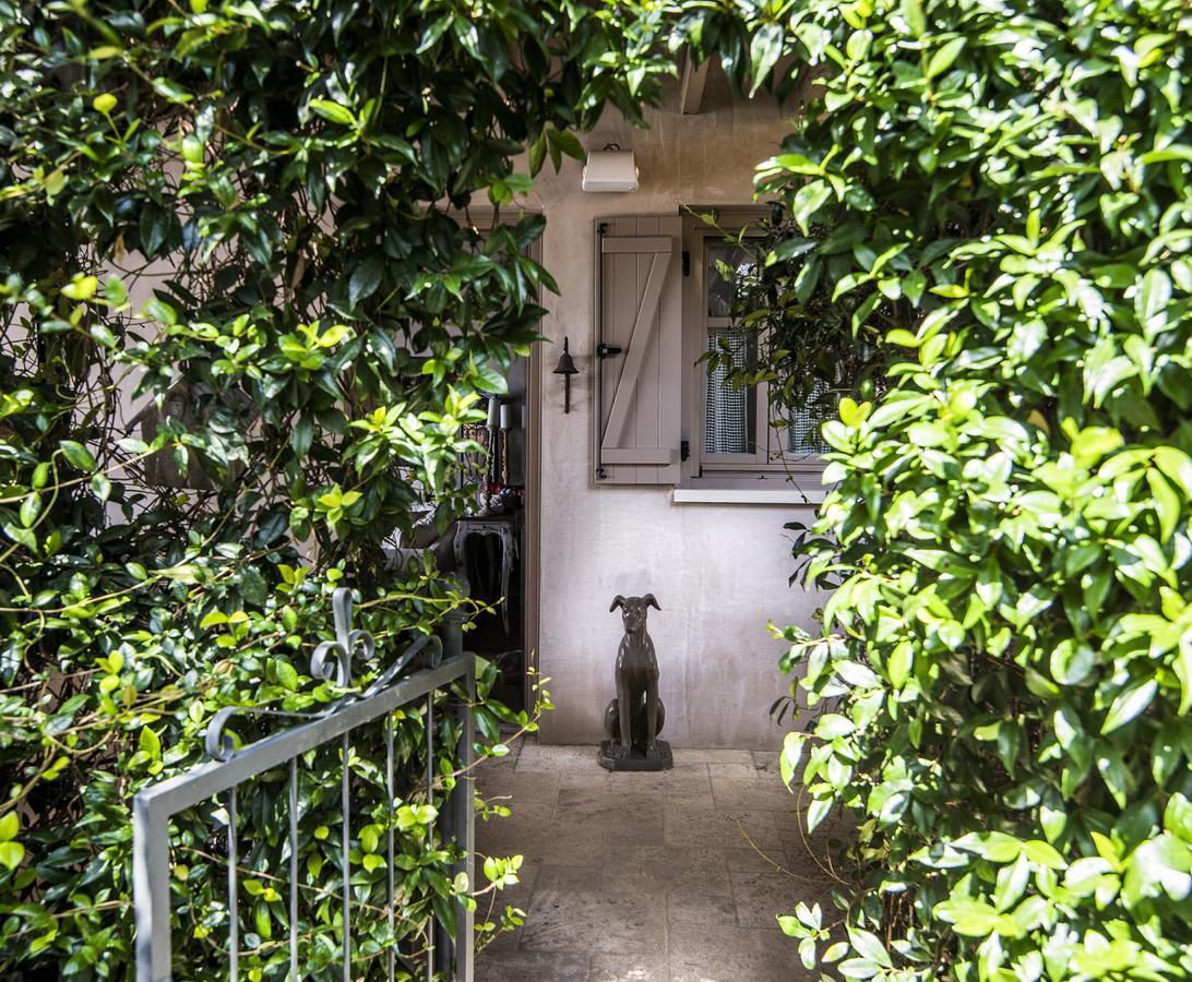 Six Keys Hotel Afissos Bagian luar foto